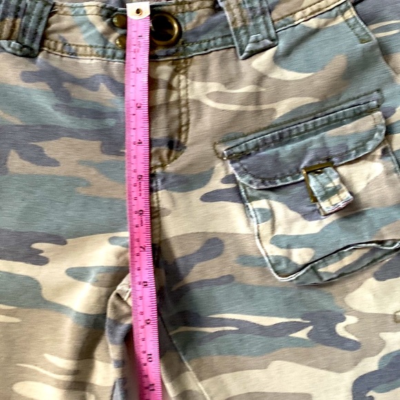 90’s Baggy Camo Pants - Picture 13 of 15